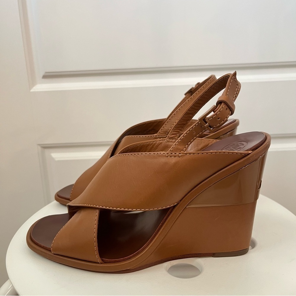 𝅺tory Burch Royal Gabrielle Crisscross Leather Sandals - Picture 4 of 8
